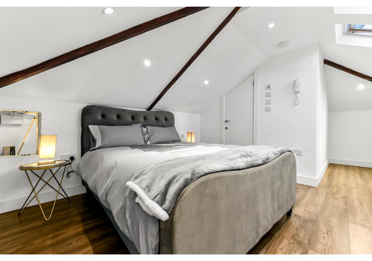 Sleek And Modern Studio With Minimalist Vibe Apartment เชมส์ฟอร์ด ภายนอก รูปภาพ